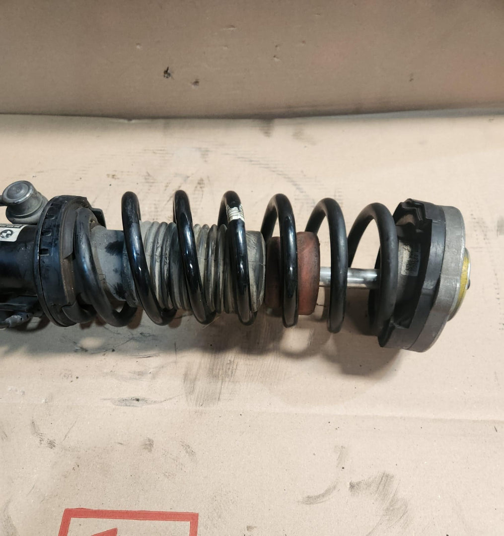 BMW Front Shock Absorber 6863116 5 Series F07 GT and 7 Series F01 Front Right 