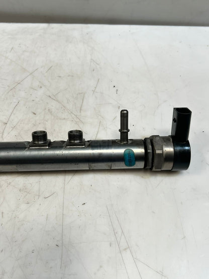 BMW 3 Series F30 F31 F35 320d 328d DIESEL Fuel Injection Rail 7800601 OEM
