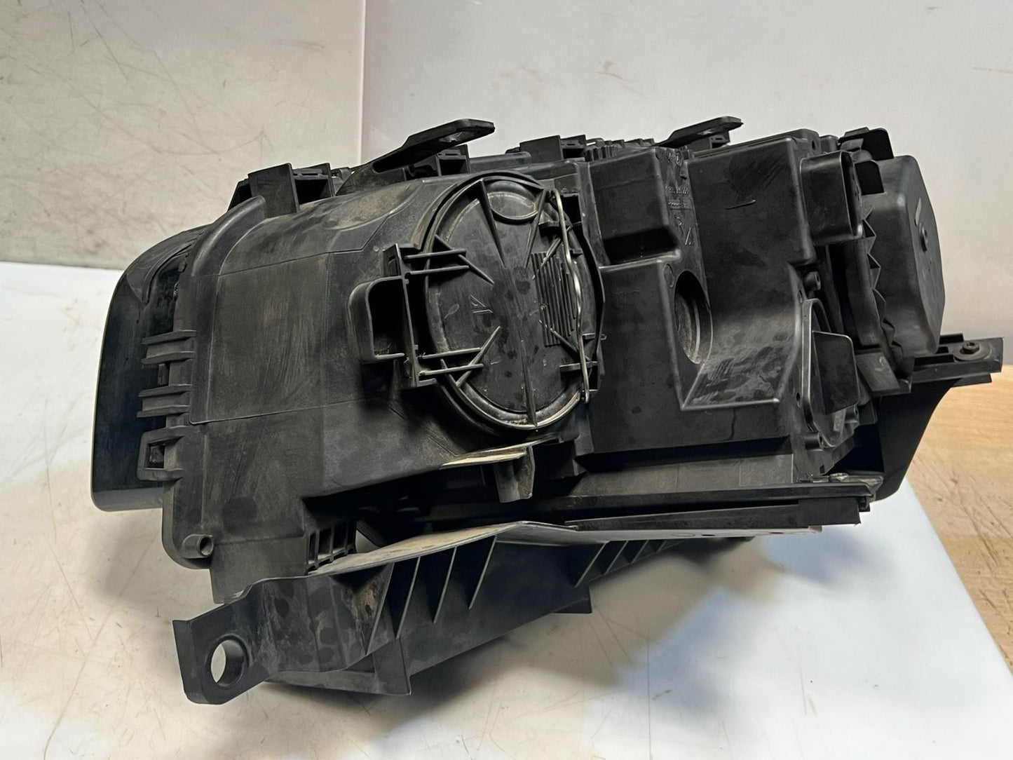 2008-2009 BMW X3 E83 Front Headlight Right & Left halogen 7162196
