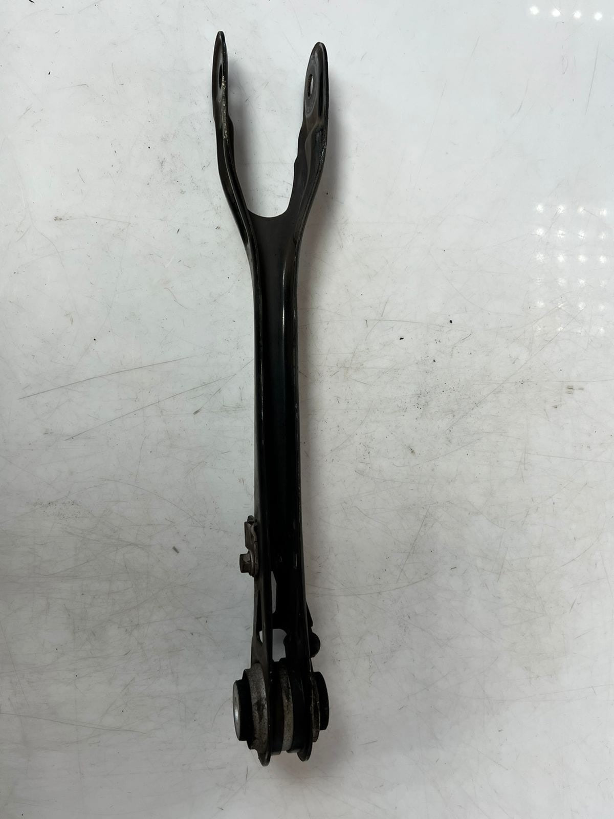 2016-2025 BMW 5' M5 G12 G30 F90 Trailing Arm With Rubber Mount 6861114 OEM