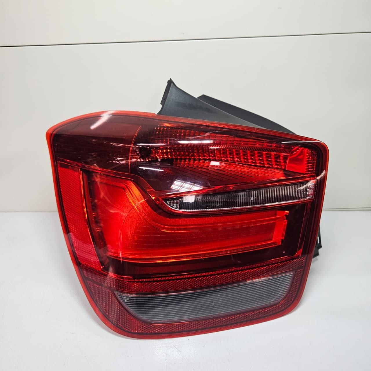 BMW 1 Series F20 Rear Left Outer Tail Light Led White Turn Indicator 7241543