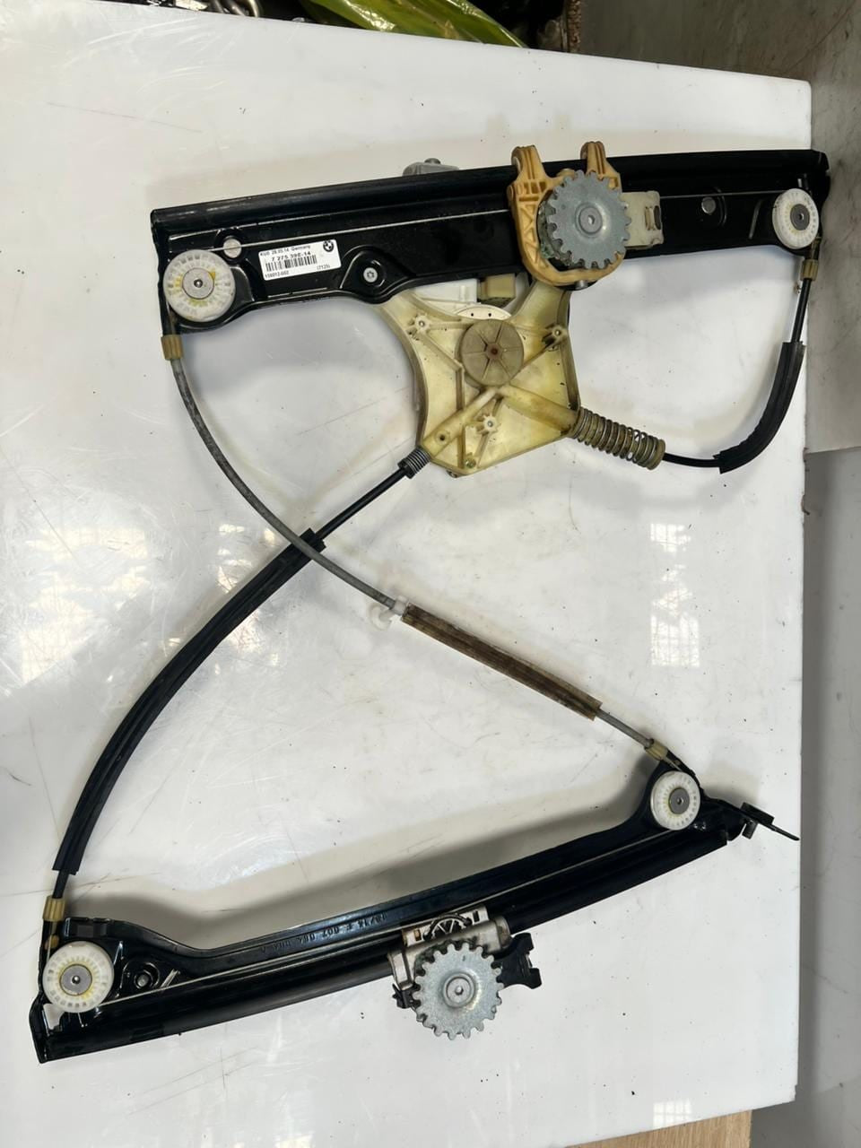 BMW 6' F07 GT F06 Window Regulator With Motor Front Right 7275398 OEM