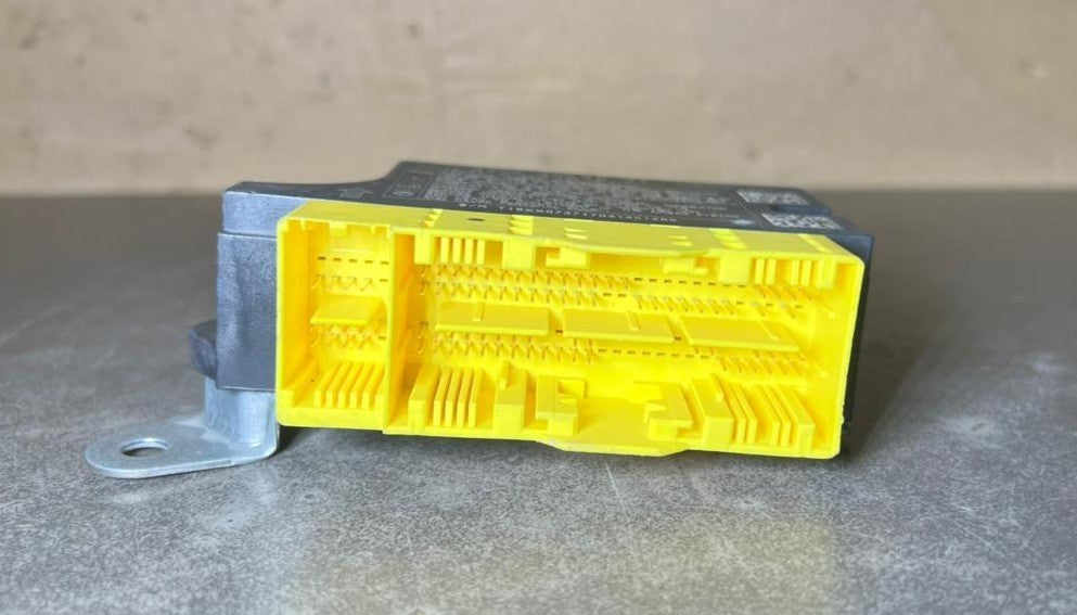 14-18 Mercedes W205 GLC SRS Safety Restraint Control Module A205 9009627 OEM