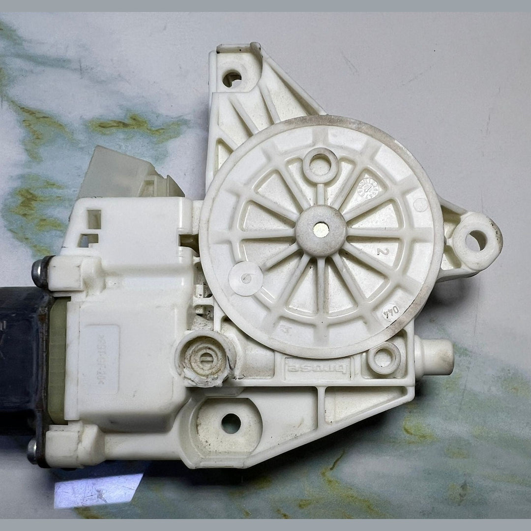 13-18 Mercedes-Benz W246 B-Class CLA Window Motor Front Left Side A246 9065100