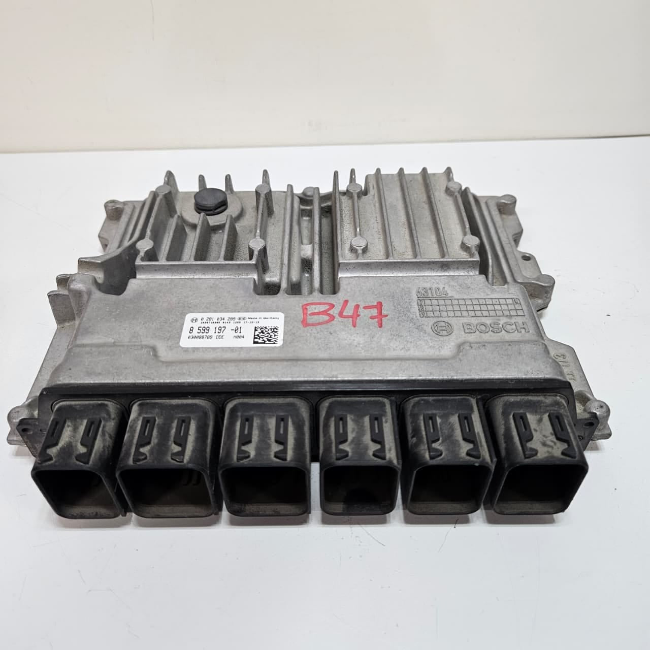 2018 BMW X3 G01 X4 G02 Engine Control Unit DDE Bosch 8599197 OEM