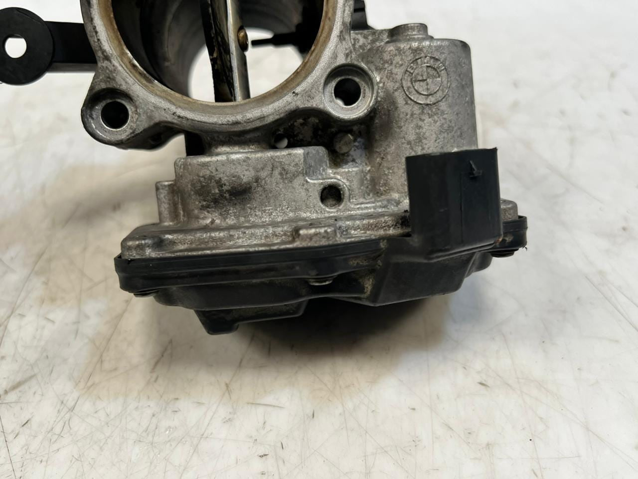 2013 BMW X3 X4 X5 X6 E84 E83 F25 F26 E70 F15 E71 F16 Throttle Body 7810752 OEM