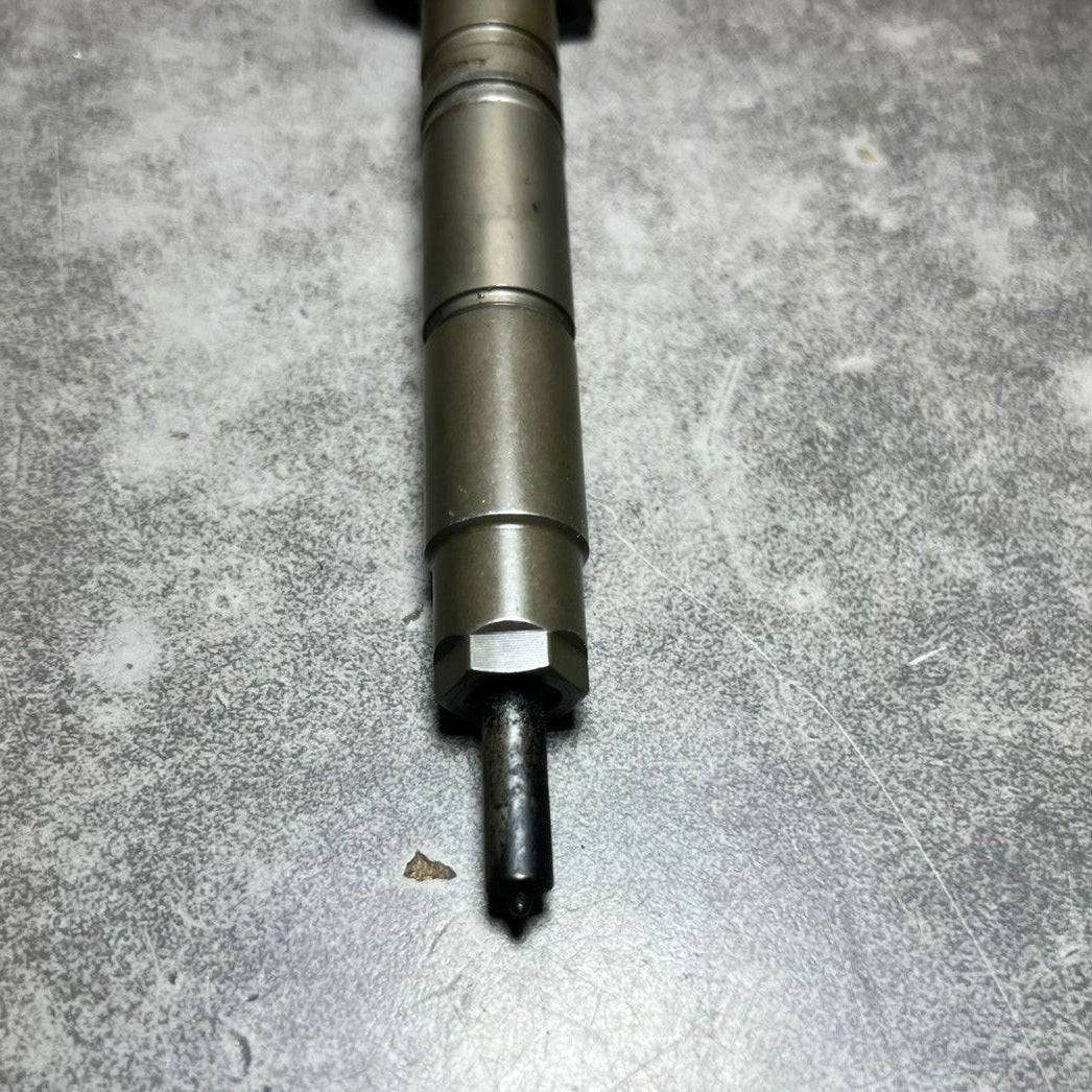 Genuine Mercedes W164 Fuel Injector Sprinter 3.0L OM642 A642 0700587 Oem Diesel