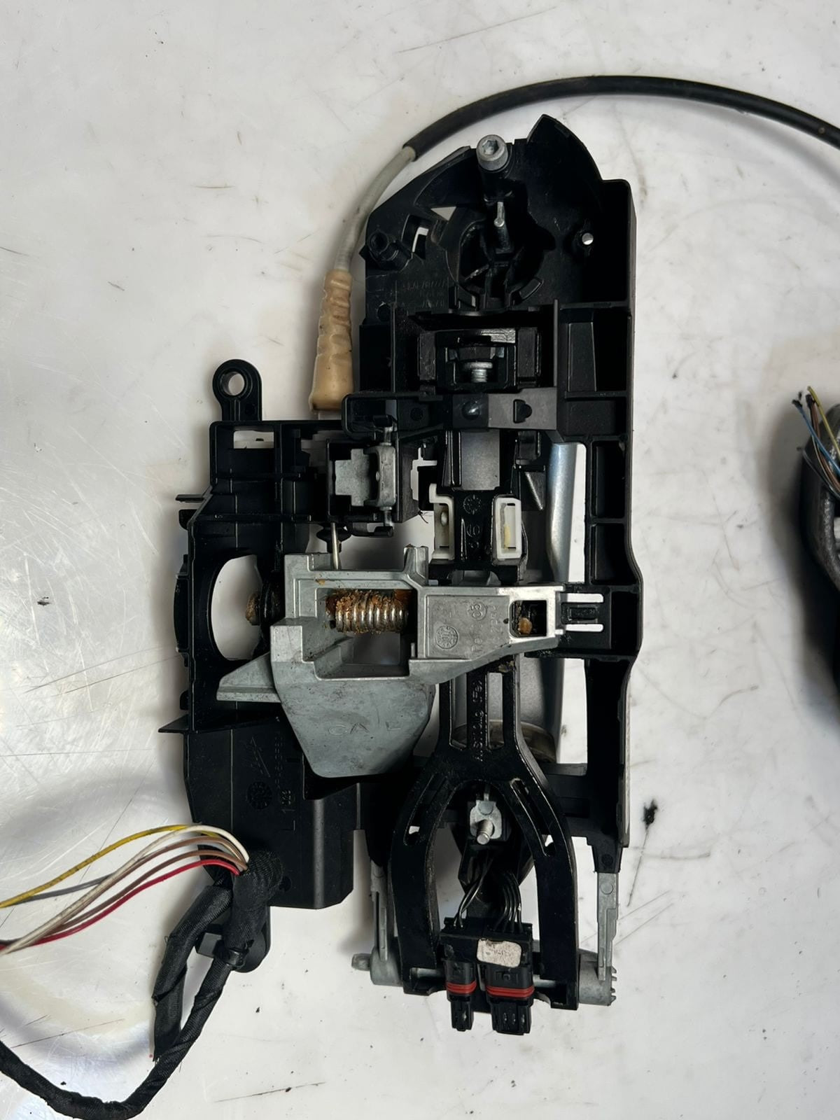2016-2018 BMW F10 X5M E70 and F30 330e LEFT REAR Door Lock Actuator 7202147