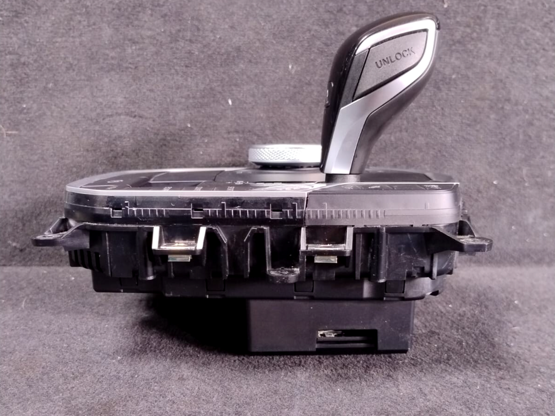 BMW 2 Gran Coupe F44 Gear Shifter and idrive with switch board 5A5C4A0 2022 RHD