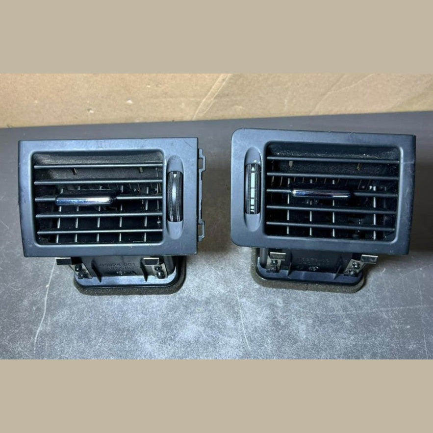 08-10 Mercedes W204 Class Front Dashboard Left \ Right Heater A/C Air Vent