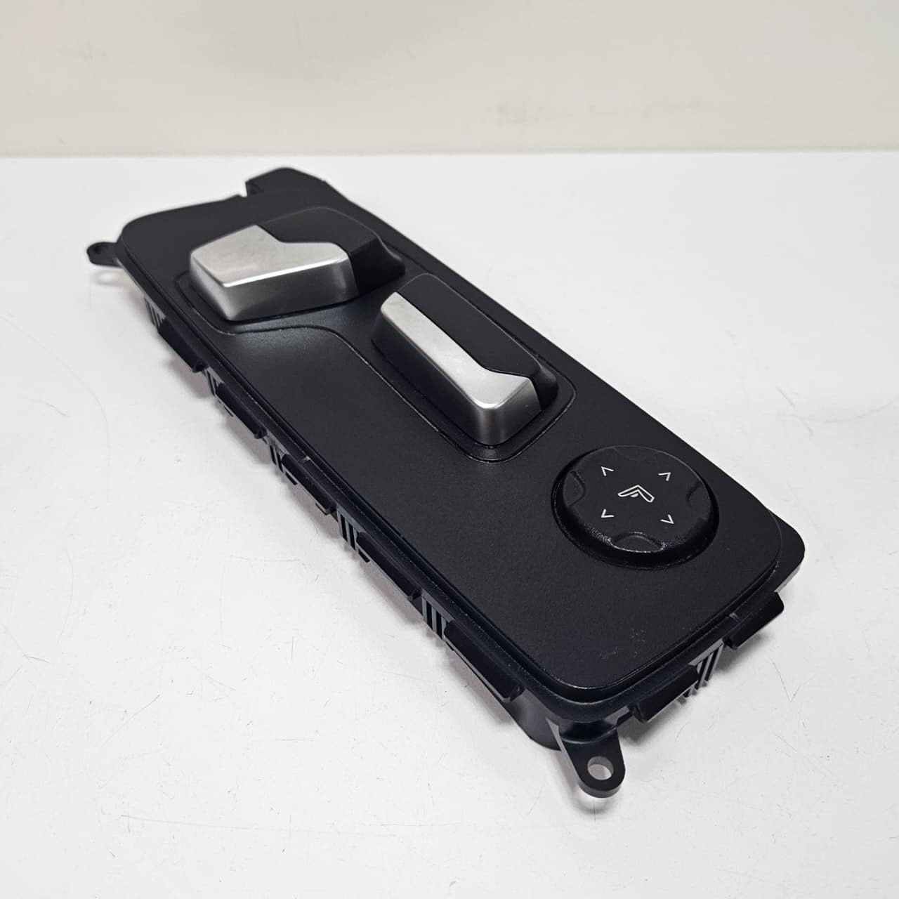 2018-2024 BMW X3 Seat Adjustment Control Switch 9390115 USED