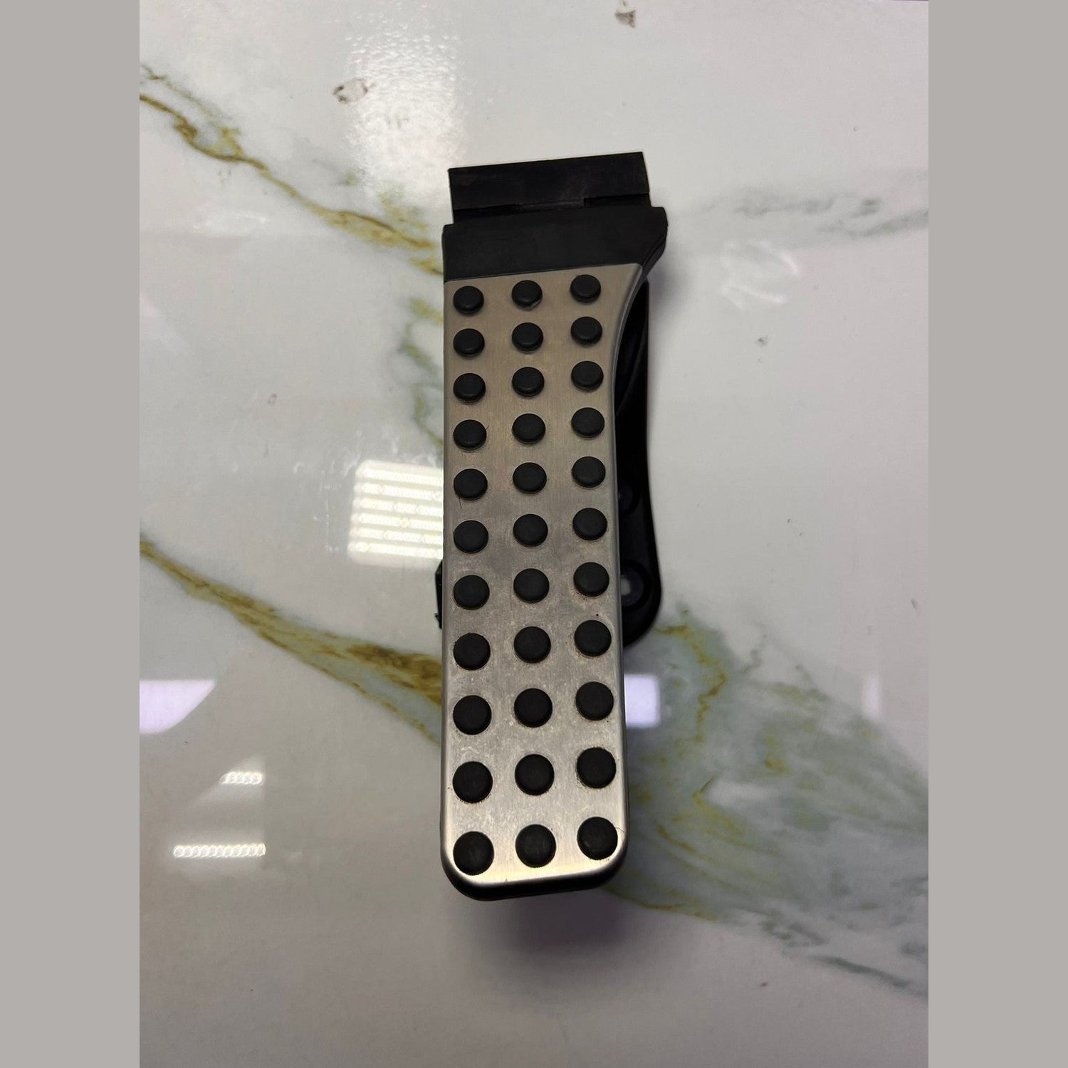 Mercedes-Benz W205 Accelerator Pedal Module A 205 300 01 04