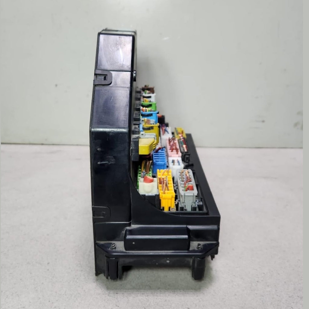 2010-2015 Mercedes-Benz C250 Front Sam Fuse Relay Box Module A2129009805