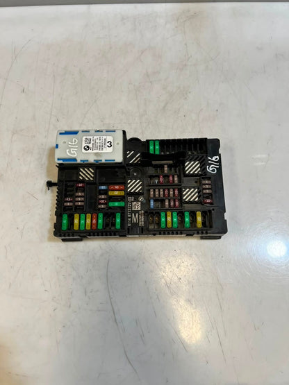 2021 BMW 3 Series G20 G11 G12 G20 G30 G01 X3 Fuse Box 8795479 OEM