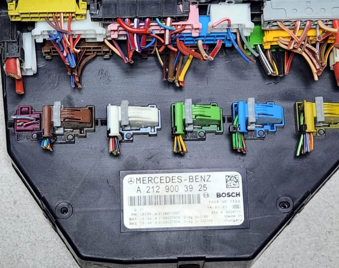 Mercedes-Benz E GLK C Sam Control Module Front A2129003925 E-Class W212 GLK204
