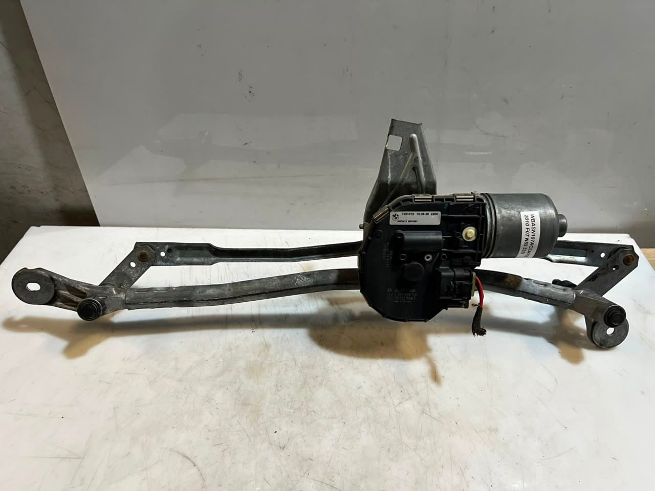 2011-2016 BMW 535i 5 Series GT F07 GT Wiper Motor 7251015 OEM