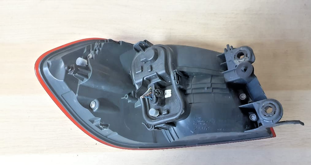 BMW 4 Series F32 Right Rear Tail Light Lamp OEM 618072 618142 618074