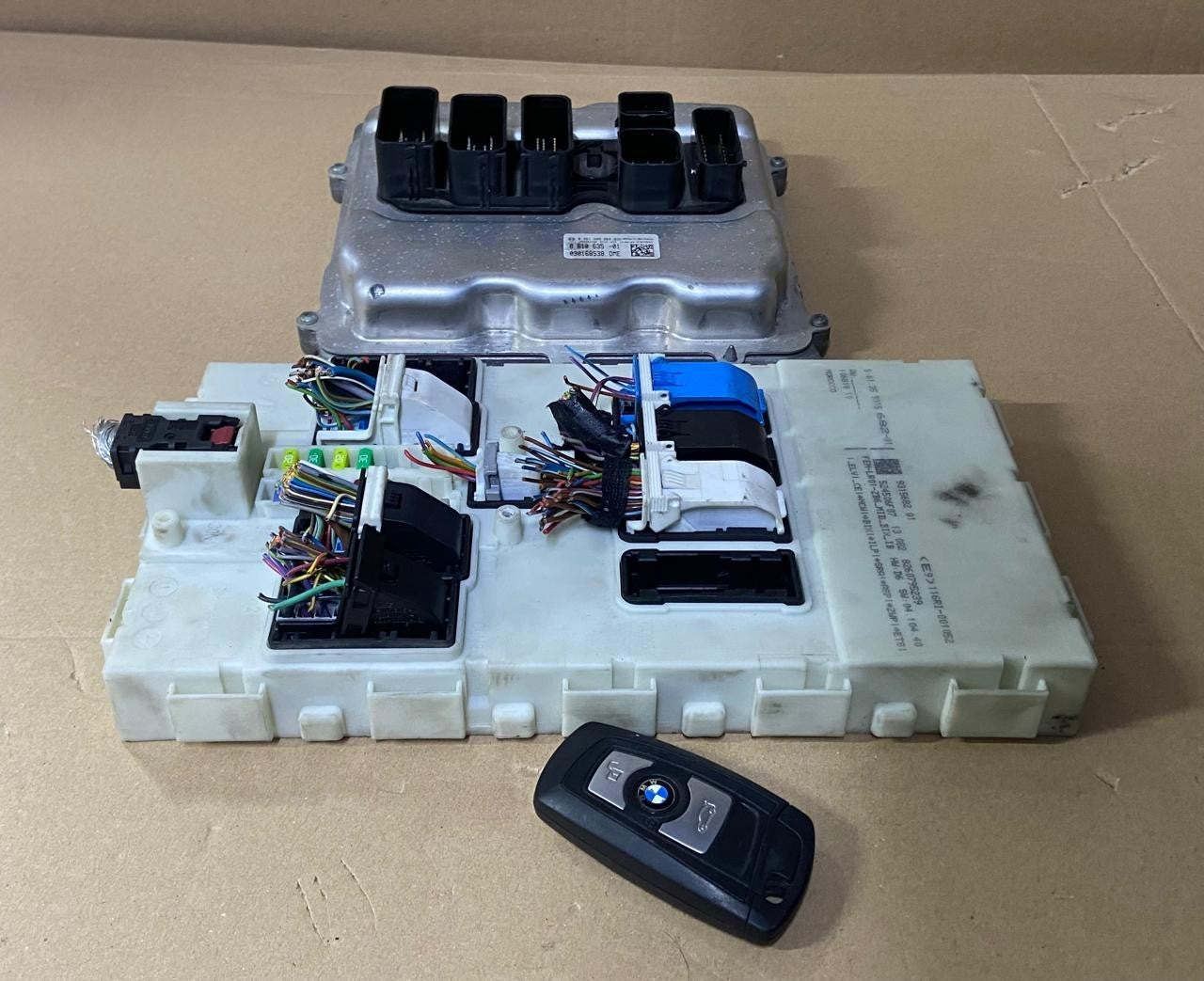 OEM BMW 2011-2014 F32 F30 F31 N20 ECU Engine Control Unit DME 8610635 Set Bosch