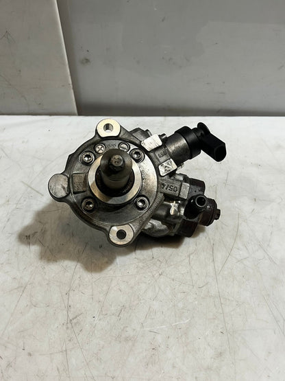 BMW  F10 F20 F21 F30 N47S1 High Pressure Fuel Injection Pump 7823456 0445010528