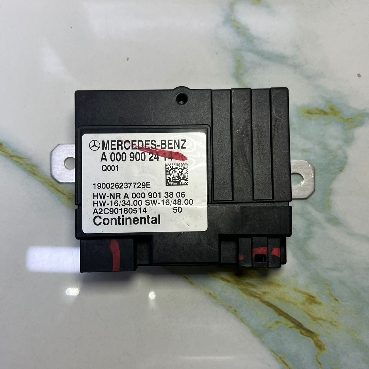 Mercedes-Benz Fuel Pump Computer Control Module A 000 900 24 14 GLC350