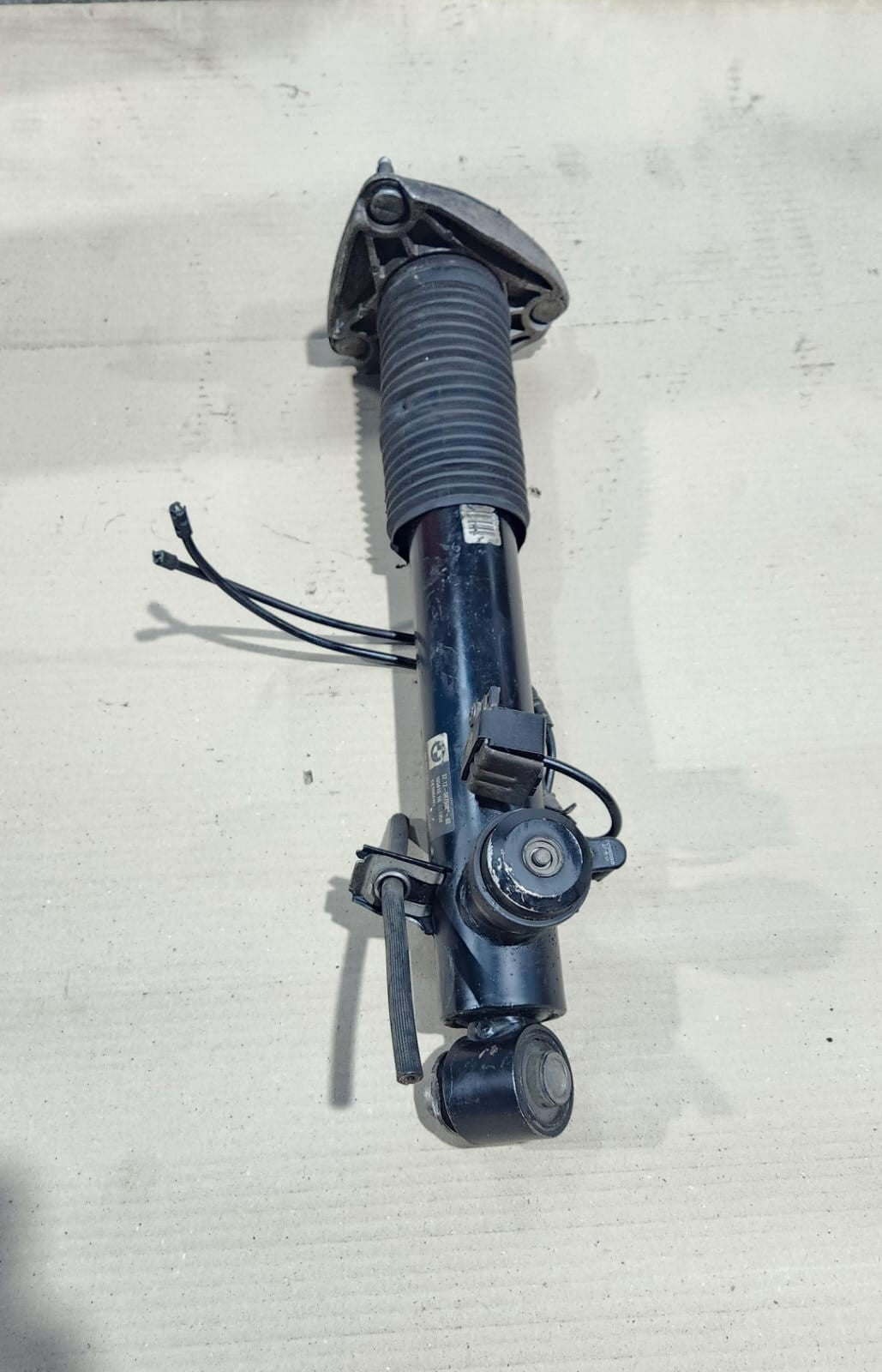 2012-2018 BMW X5 Rear Shock Absorber 6875088 X5 F15 VDC