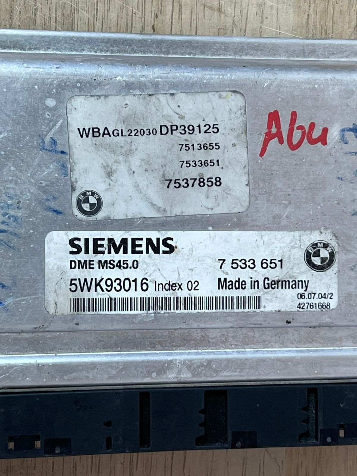1996-2002 BMW Z3 Engine Control Unit 7533651 Z3 Z4 E85 M54 
