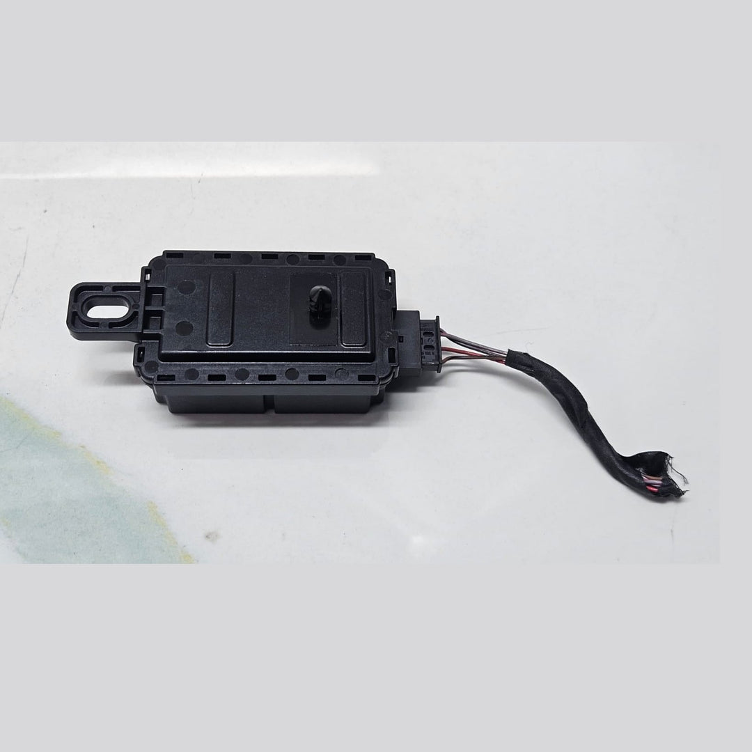 2017-2020 BMW 530i G30 G31 G11 G12 Radio Remote Control Receiver 6810213 OEM