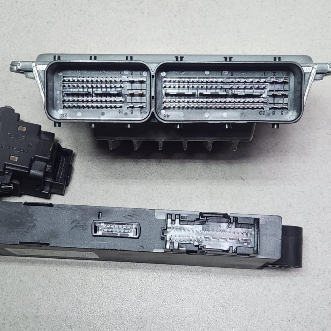 2007-2013 BMW 335i E92 N54 Engine Control Unit 7583332 535i 335i