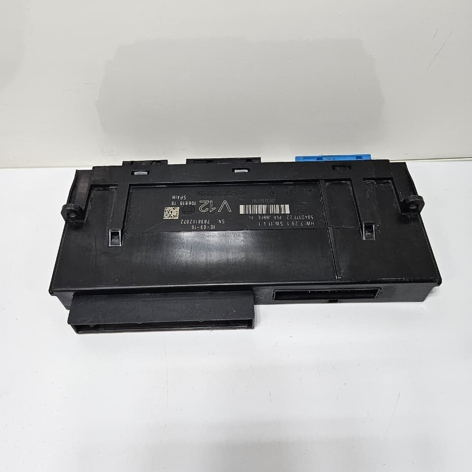 BMW M6 F12 Junction Box For Electronics 3 Module 504D17F OEM