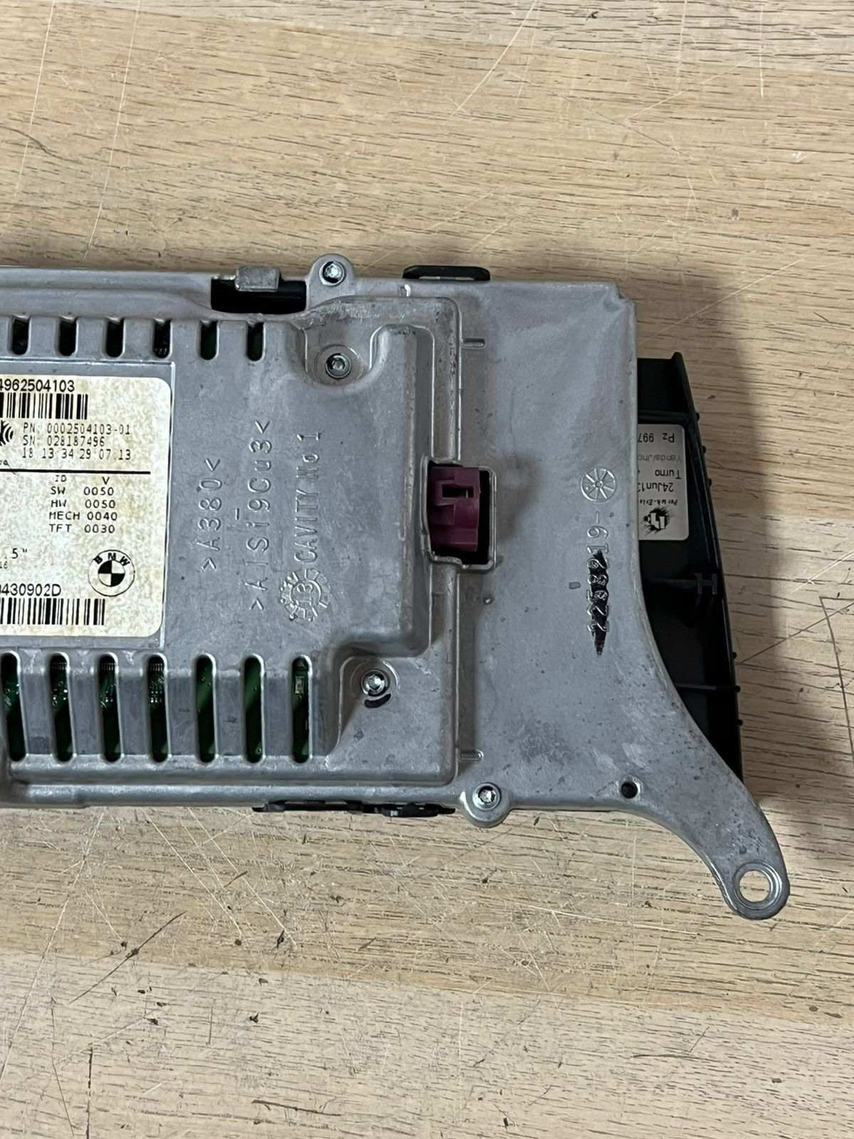 2010-2017 X3 F25 and X4 F26 models. 6.5 inch MMI navigation display 9294309