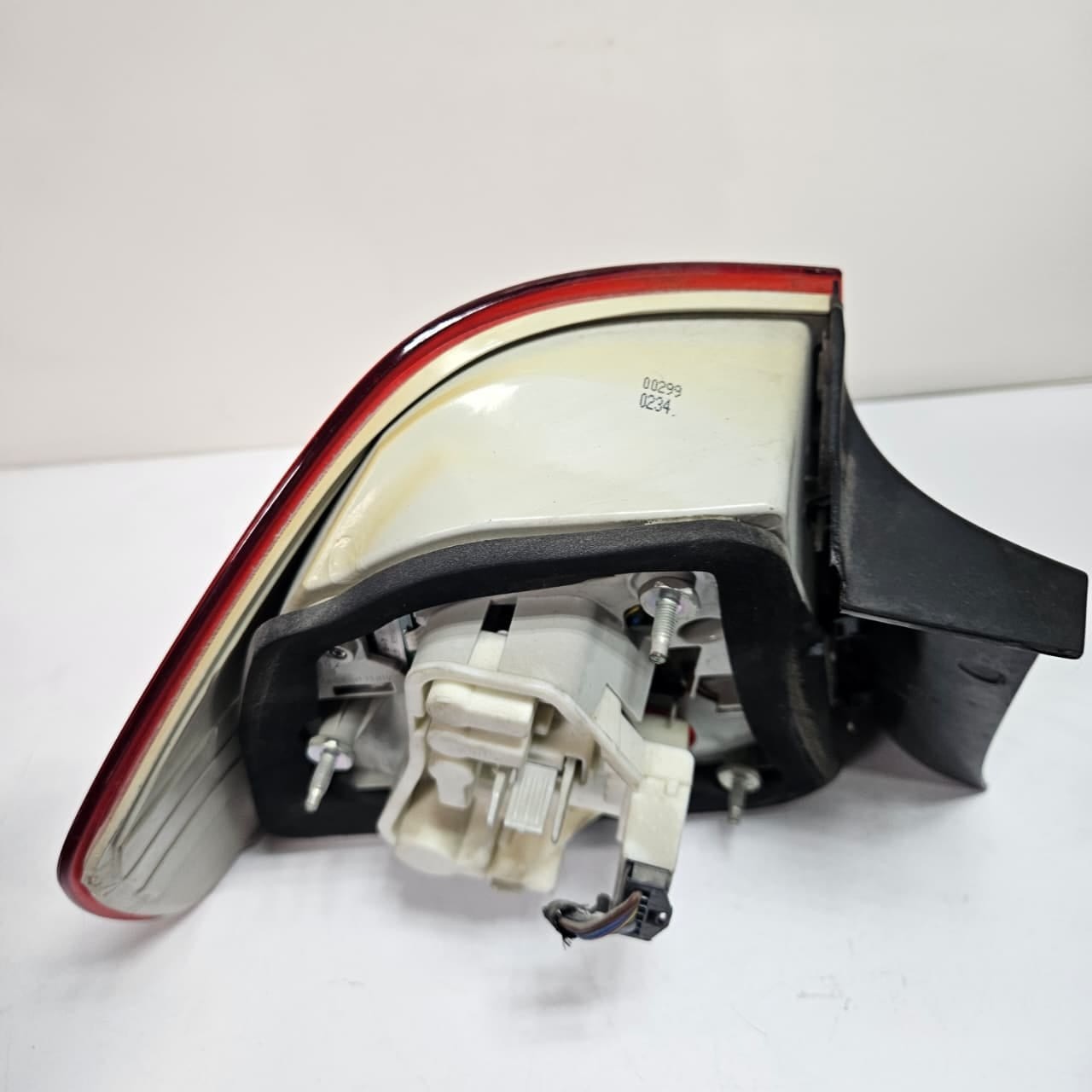 OEM BMW 3 Series E90 E91 Rear Right Taillight LED 4871732