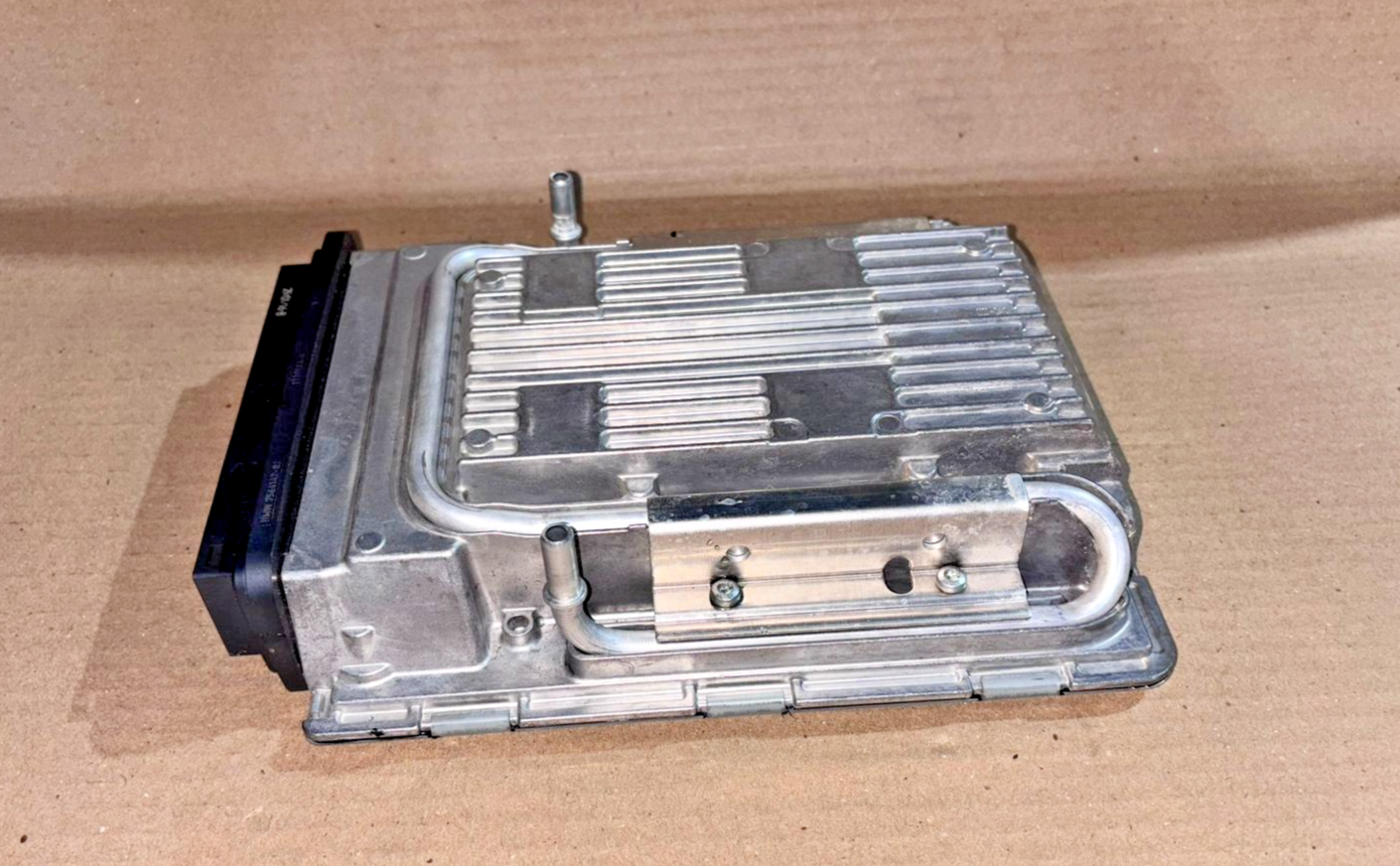 BMW 5 SERIES F02  F10 550I N63 ENGINE CONTROL UNIT  ECU KIT WITH KEY  8610680