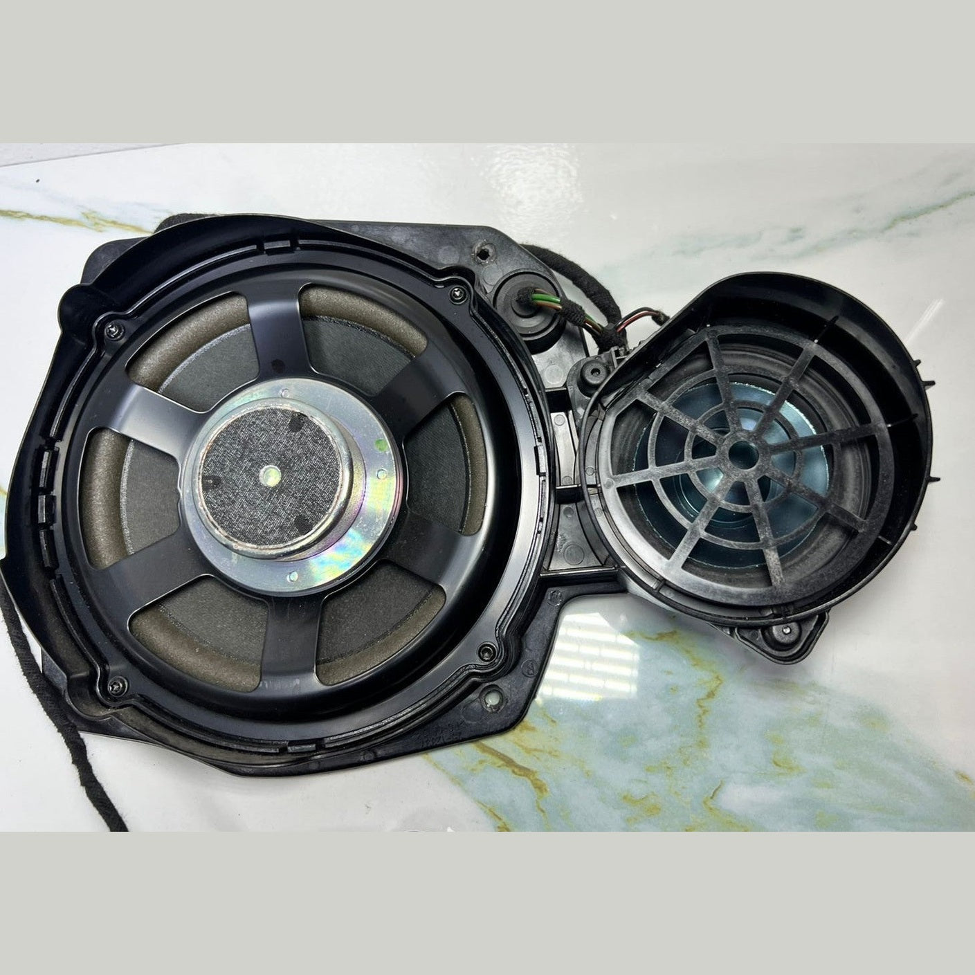 07-13 Mercedes-Benz W221 Front Door Right Bottom Speaker Logic7 A221 8205902 OEM