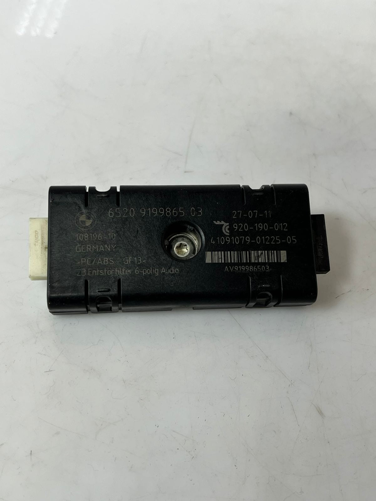 BMW 5 Series F07 and F11 Antenna Suppression Filter 9199865 OEM