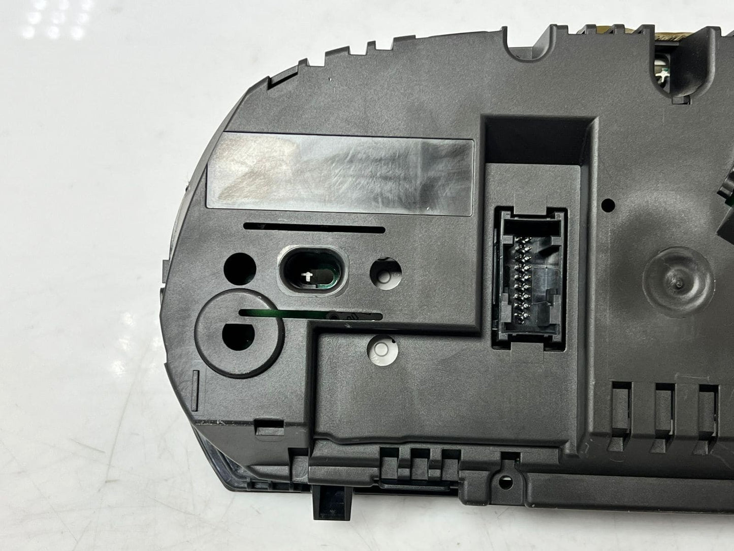 2005-2012 BMW 320i 3 Series E90 N43-B20A Instrument Cluster 4032240 OEM