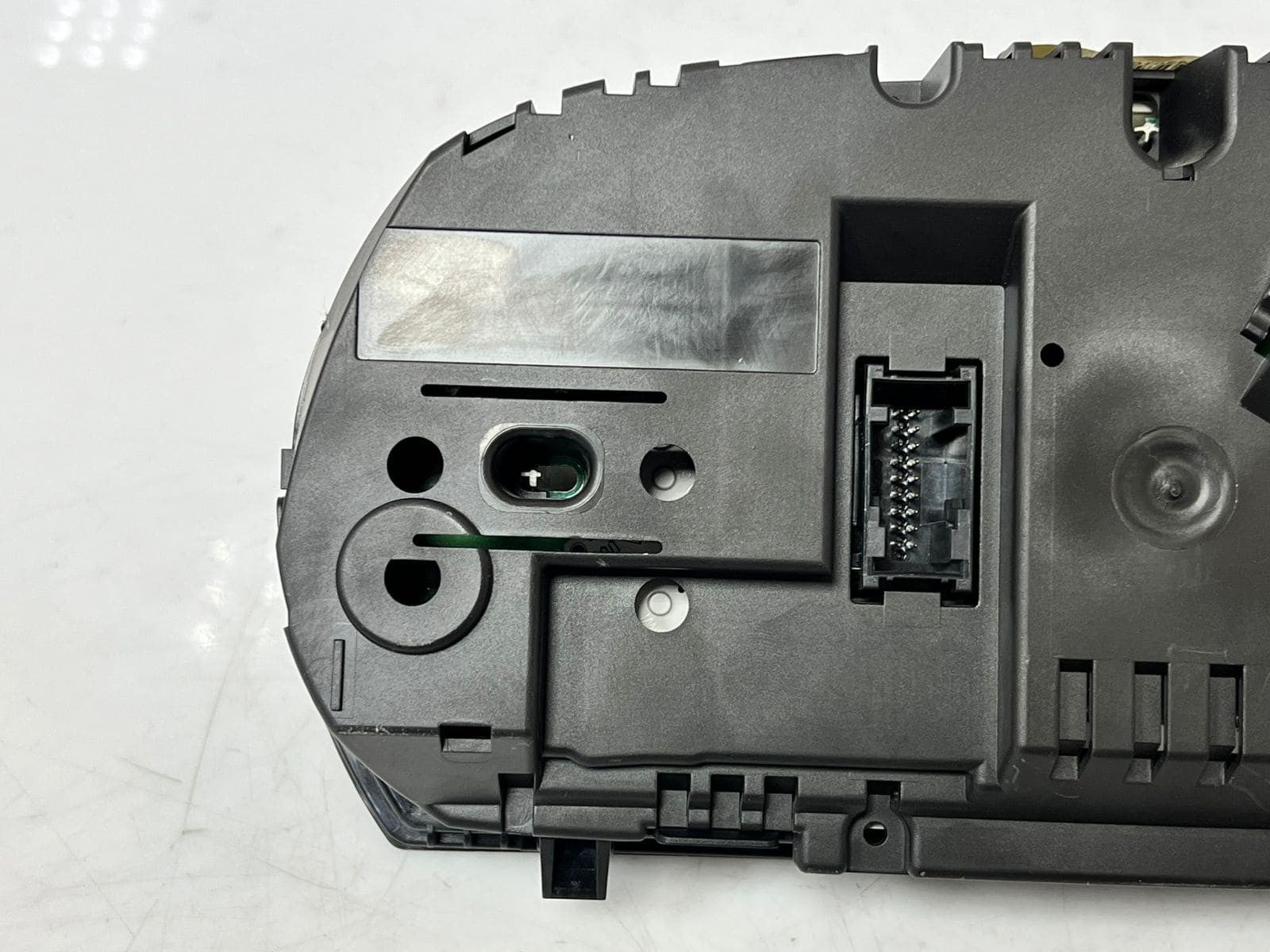 2005-2012 BMW 320i 3 Series E90 N43-B20A Instrument Cluster 4032240 OEM