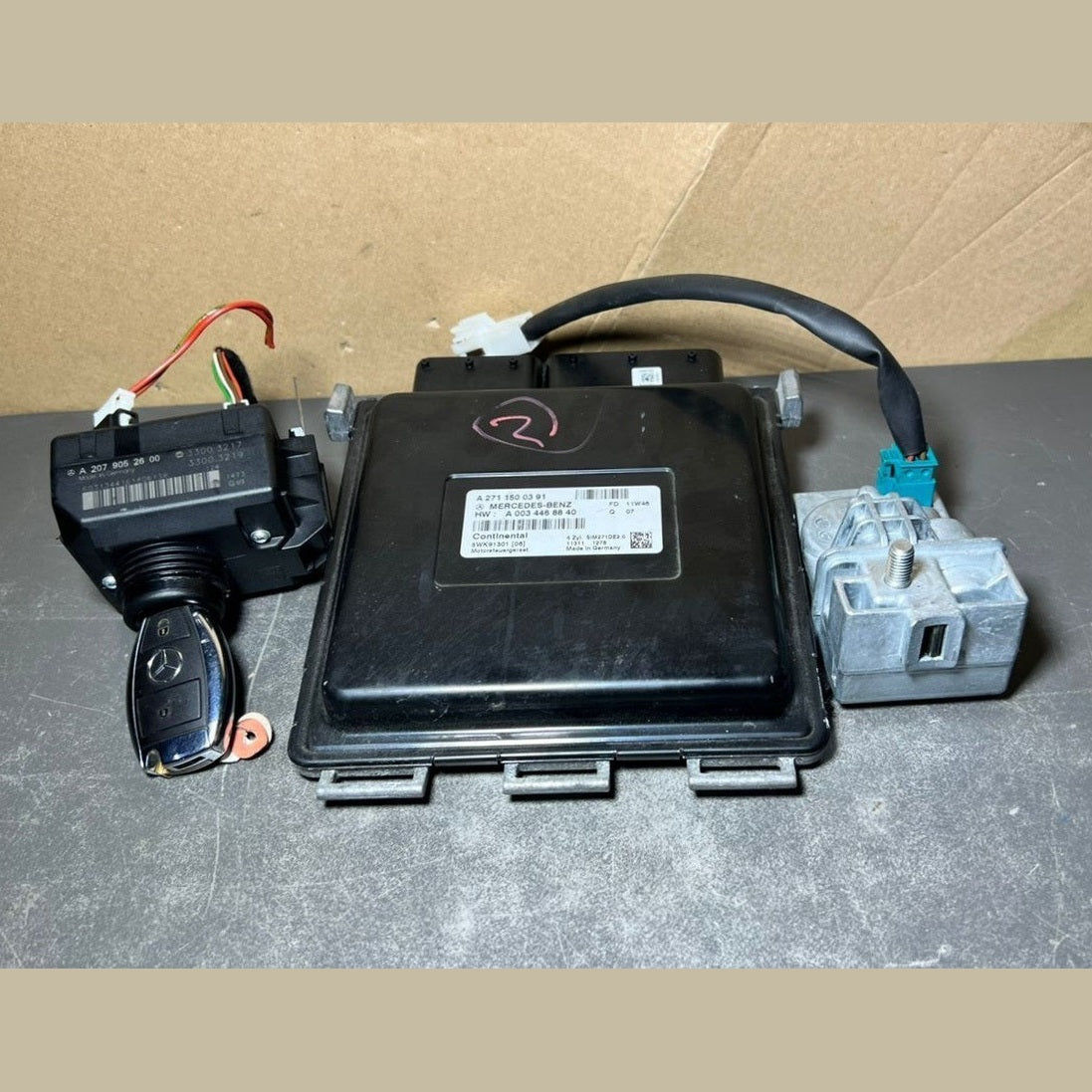 10-14 Mercedes-Benz W204 ECU Modulo Controllo Motore Interruttore Chiave...