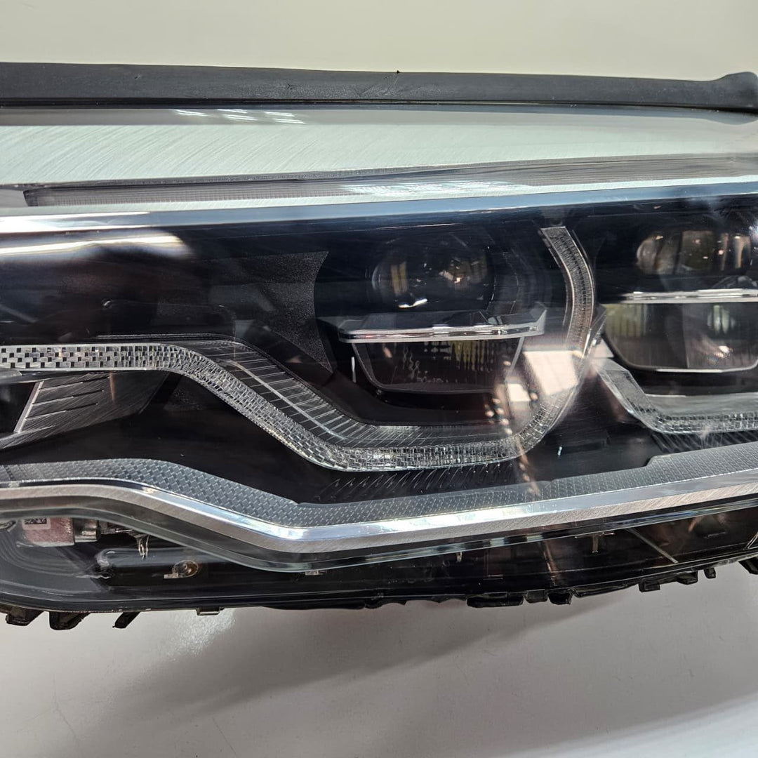 BMW  5 Series G30, G31, F90 m Adaptive LED Headlight 8499109 ECE LEFT SIDE