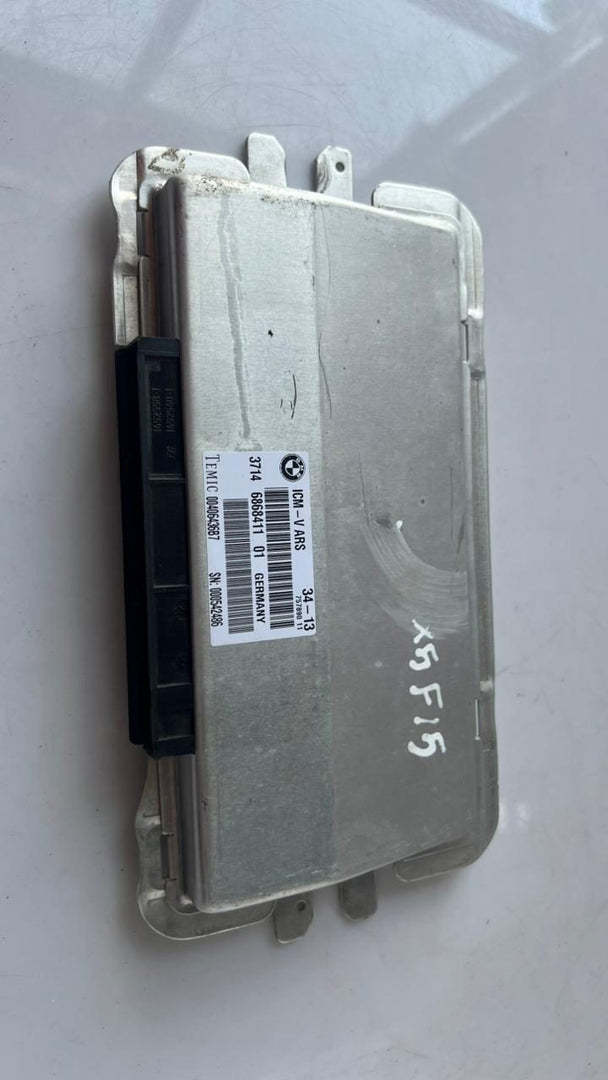 2014-2019 BMW X5 Suspension Control Module 6868411 F15 and X6 F16