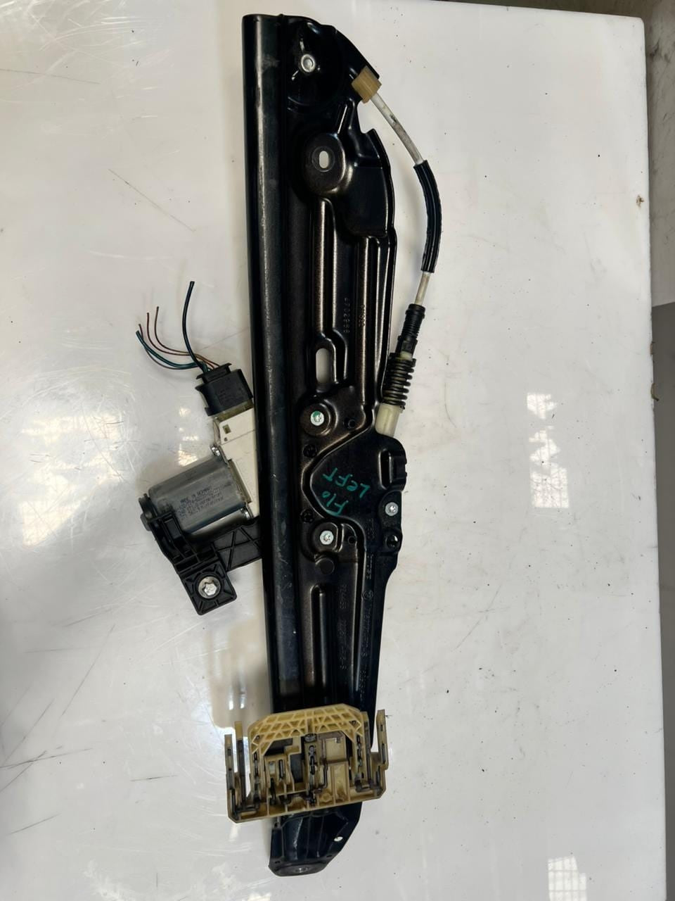 2012-2016 BMW 550i 5' F10 F11 Rear Left Window Regulator With Motor 7182121 OEM