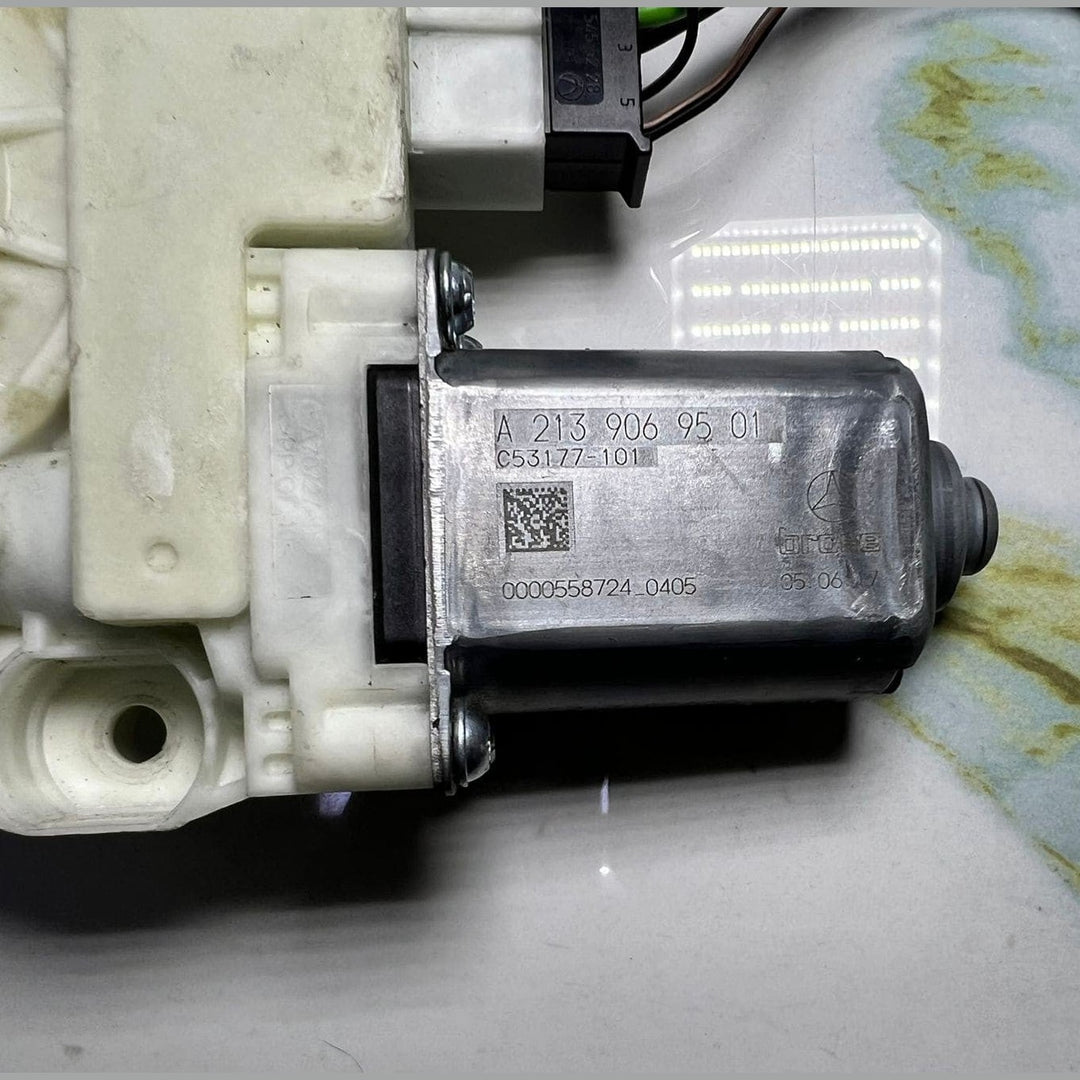 2020 Mercedes-Benz C300 Front Door Window Regulator Motor A2139069501 W205 GLC