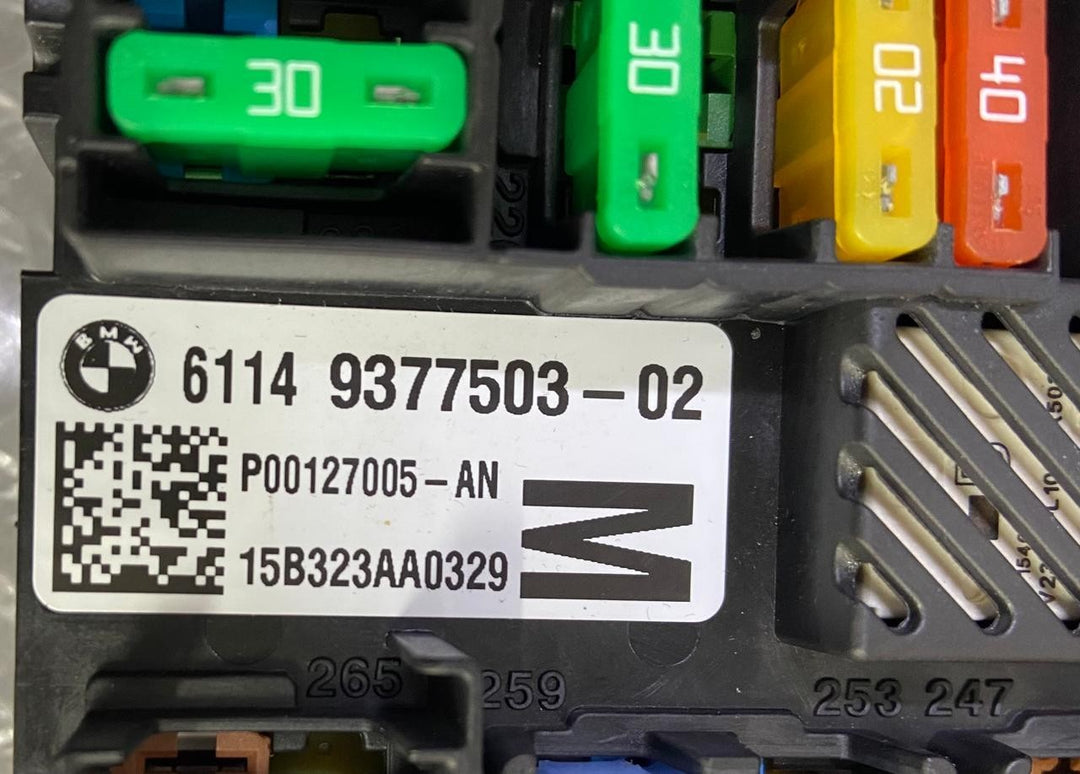 OEM BMW 740 750 G11 G12 REAR POWER DISTRIBUTION FUSE RELAY BOX MODULE 9377503