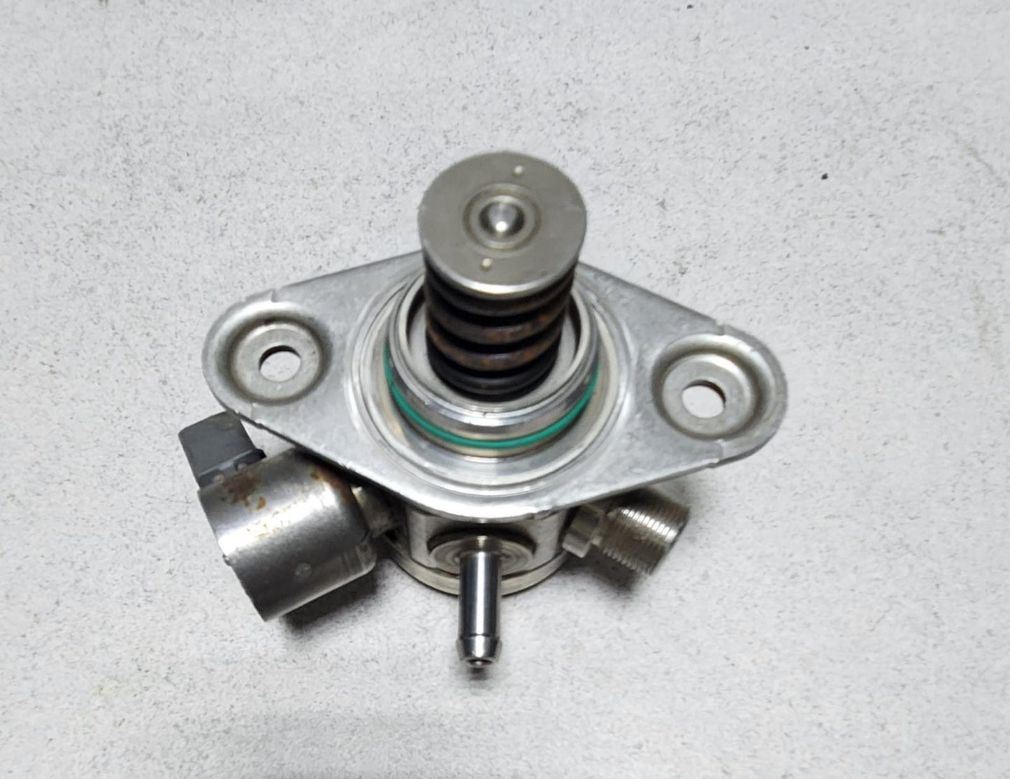 2014-2016 BMW 228i High Pressure Fuel Pump A2700700501 C180 GLA250, A200 B180   