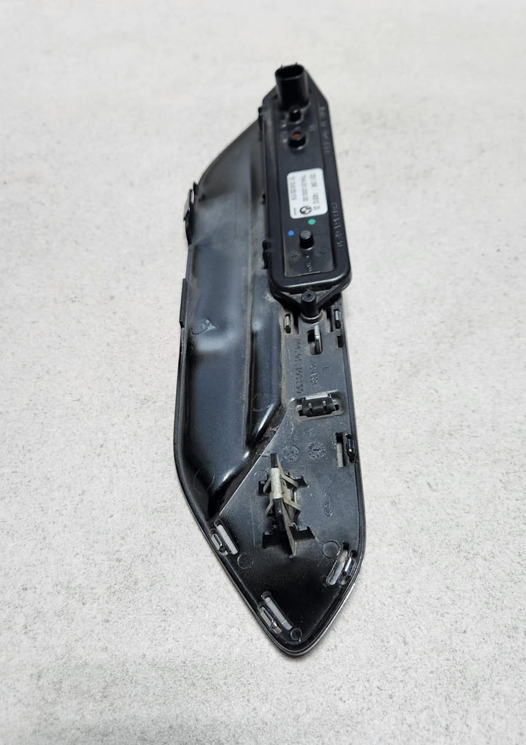 2012-2018 BMW M6 Front Fender Side Marker Light 8050519 M6 F06 F12 F13