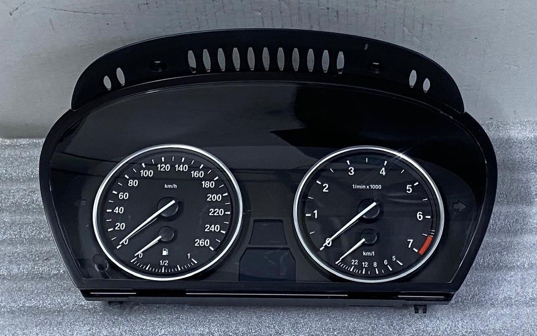 OEM BMW E60 E61 SPEEDOMETER INSTRUMENTS CLUSTER 9153750