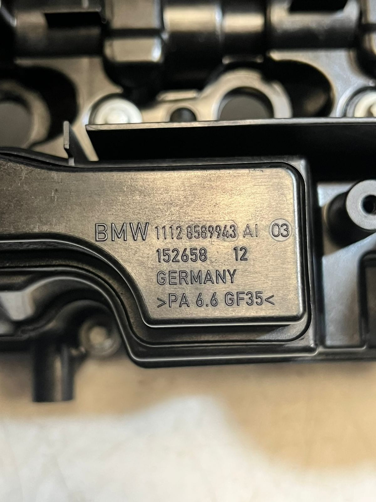 2011-2016 Mini Cooper R55-R59 Countryman R60 R61 N47 Cylinder Head Cover 8589943