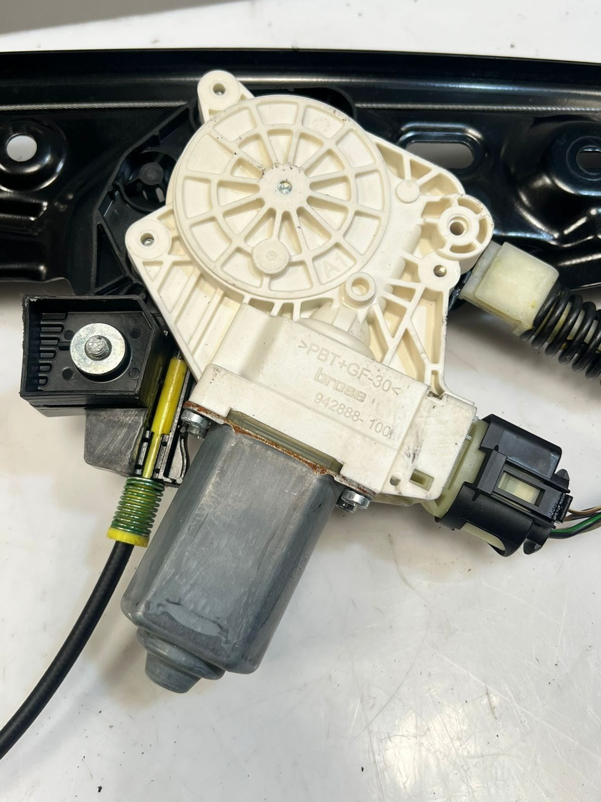 2010-2016 BMW 528i 5 Series F10 F11 Window Regulator Front Left 7182111 OEM