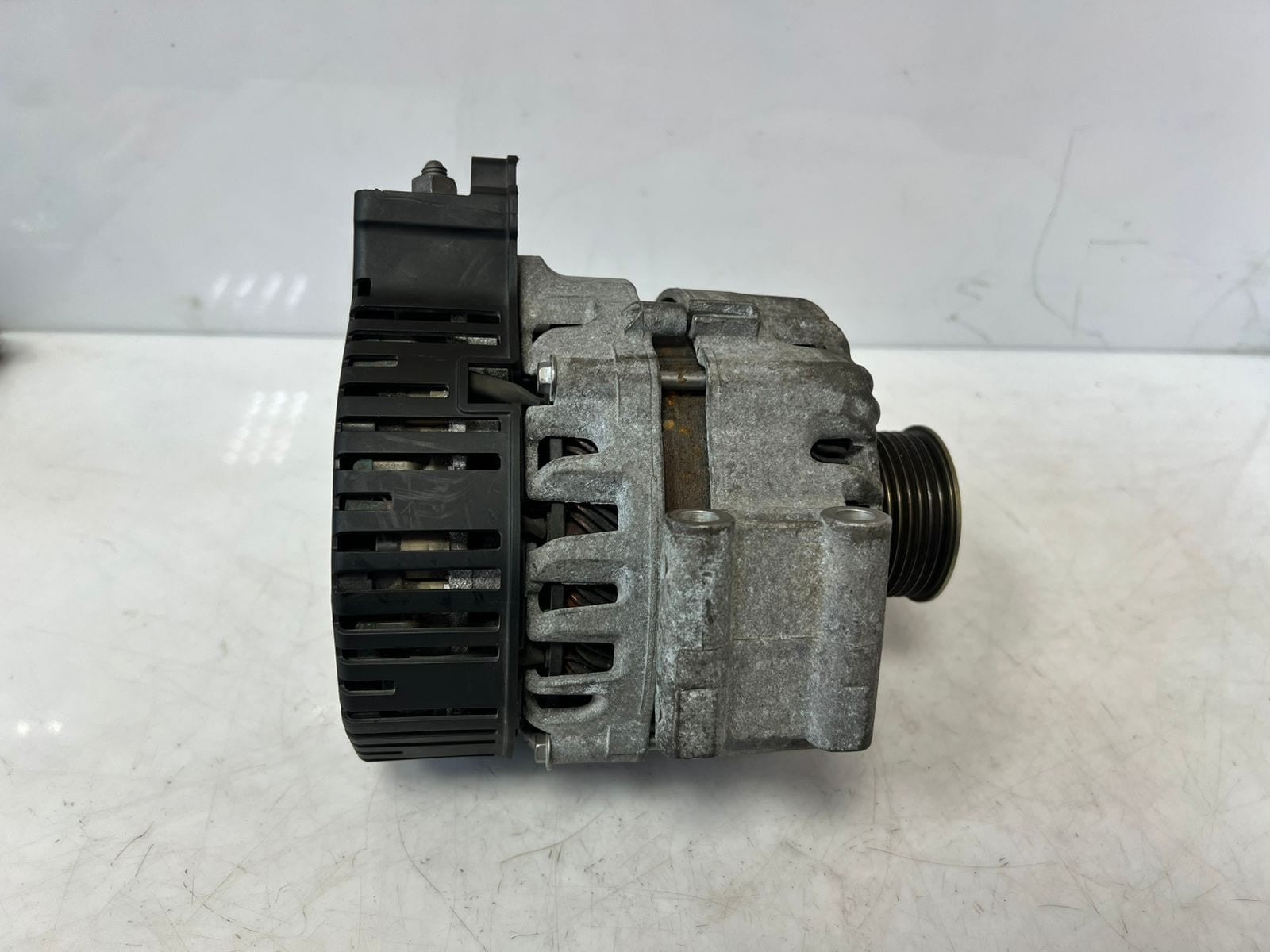 BMW 3 Series F30 5 Series F10, and 7 Series Active Hybrid Alternator 7622372 OEM