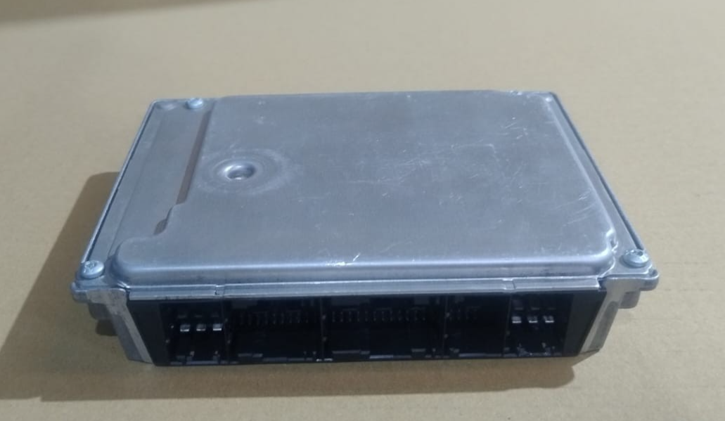 BMW E87 E90  N45 ENGINE DME BASIC COMPUTER CONTROL UNIT ECU 7557809