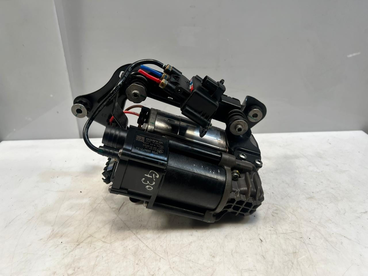 2025 BMW i4 5 Series G30 G31 G32 GT Air Suspension Compressor 4430210011 OEM